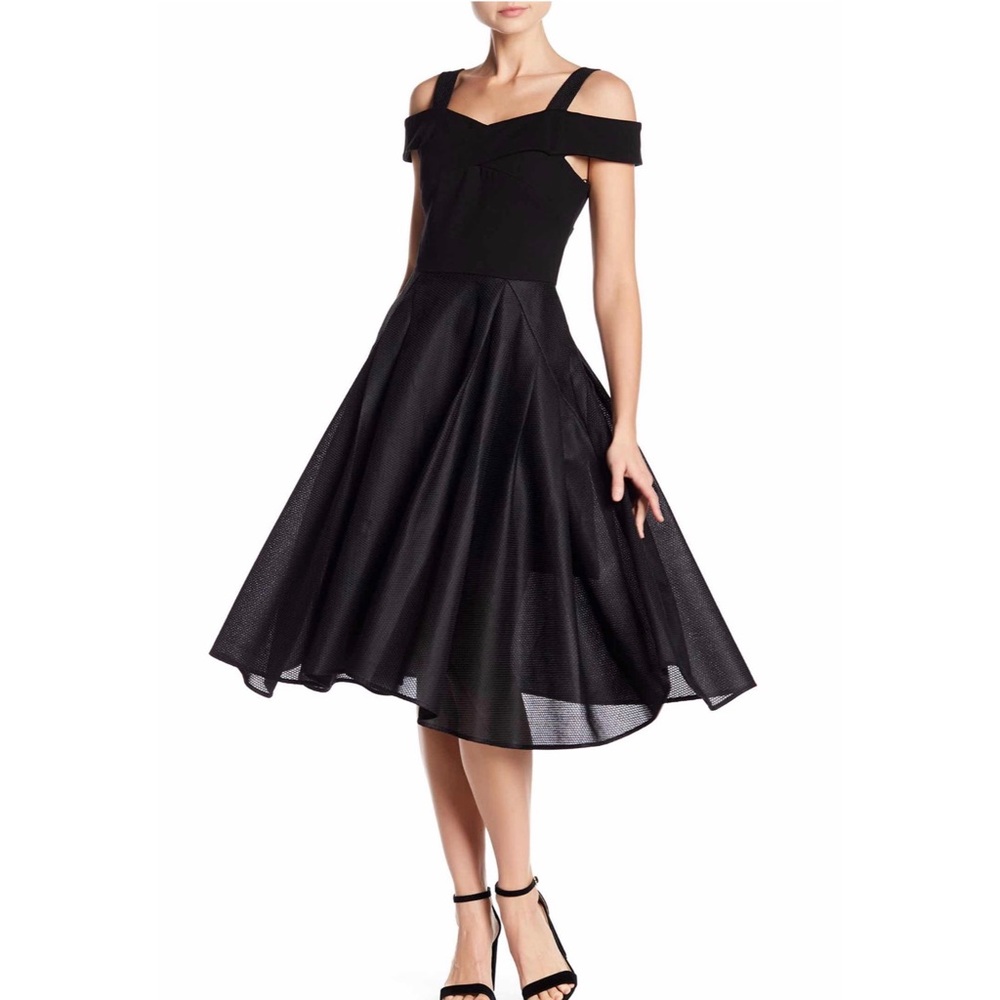 Elliatt Black Cold-Shoulder Midi Dress